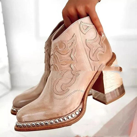 Chaussure féminine séduisante