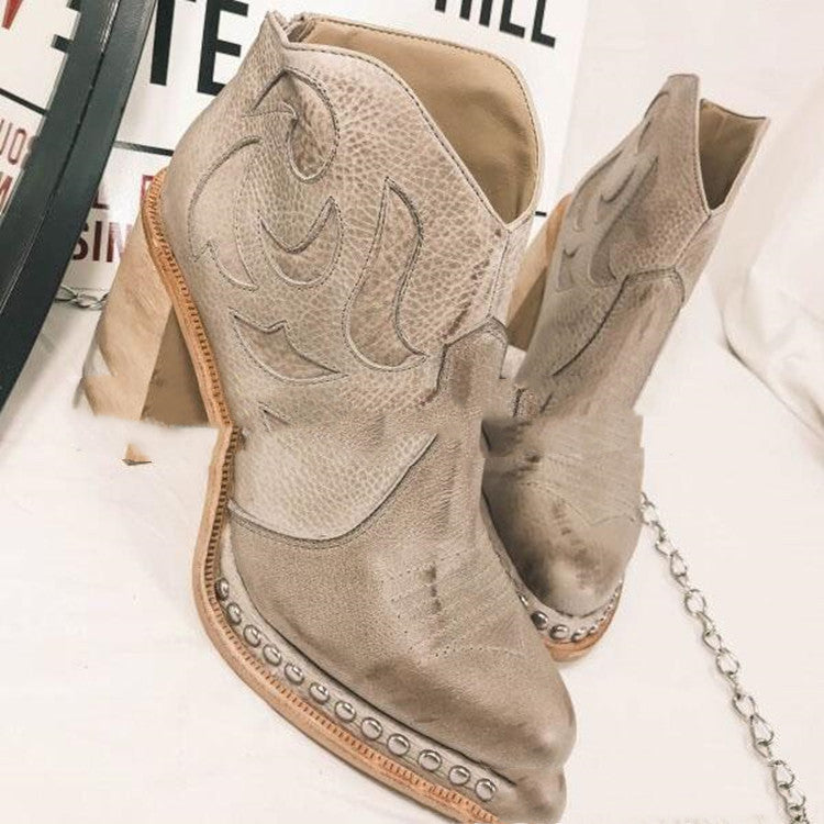 Chaussure féminine séduisante