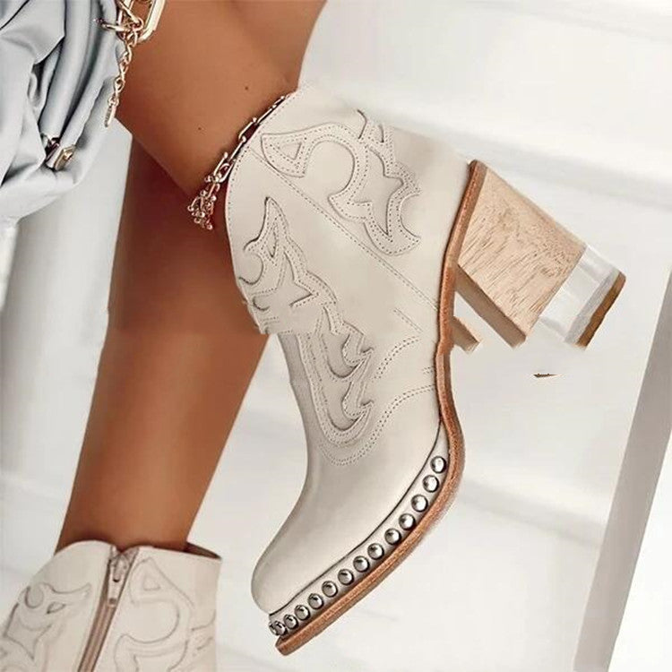 Chaussure féminine séduisante