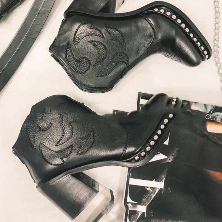 Chaussure féminine séduisante